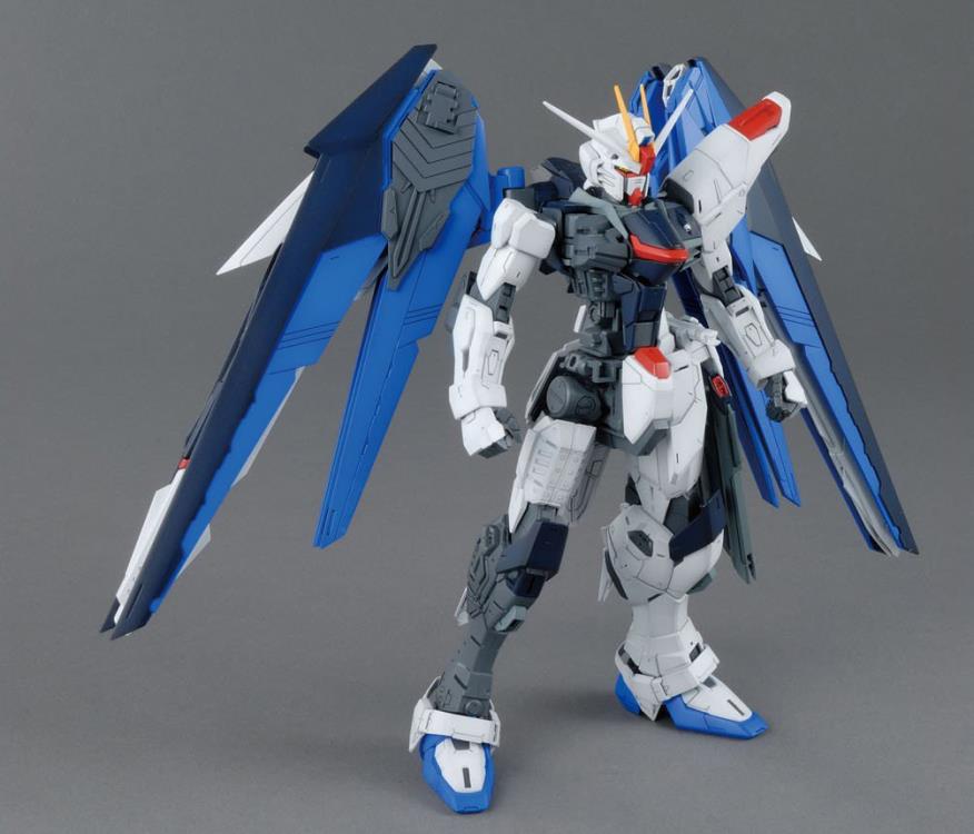 Bandai MG 1/100 Freedom Gundam (Ver 2.0) 'Gundam SEED'