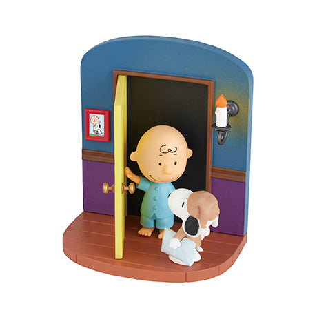 Snoopy's Door Story (1 Random Box) (Re-ment Blind Box)