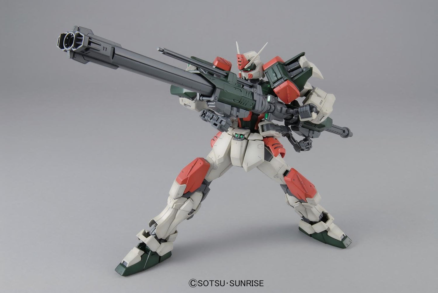 Bandai MG 1/100 Buster Gundam 'Gundam SEED'