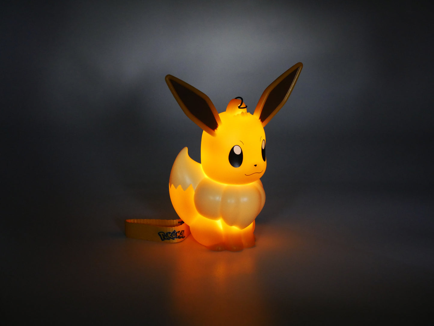 Light Up Figurine Pokémon Eevee with Handstrap (Online Only)