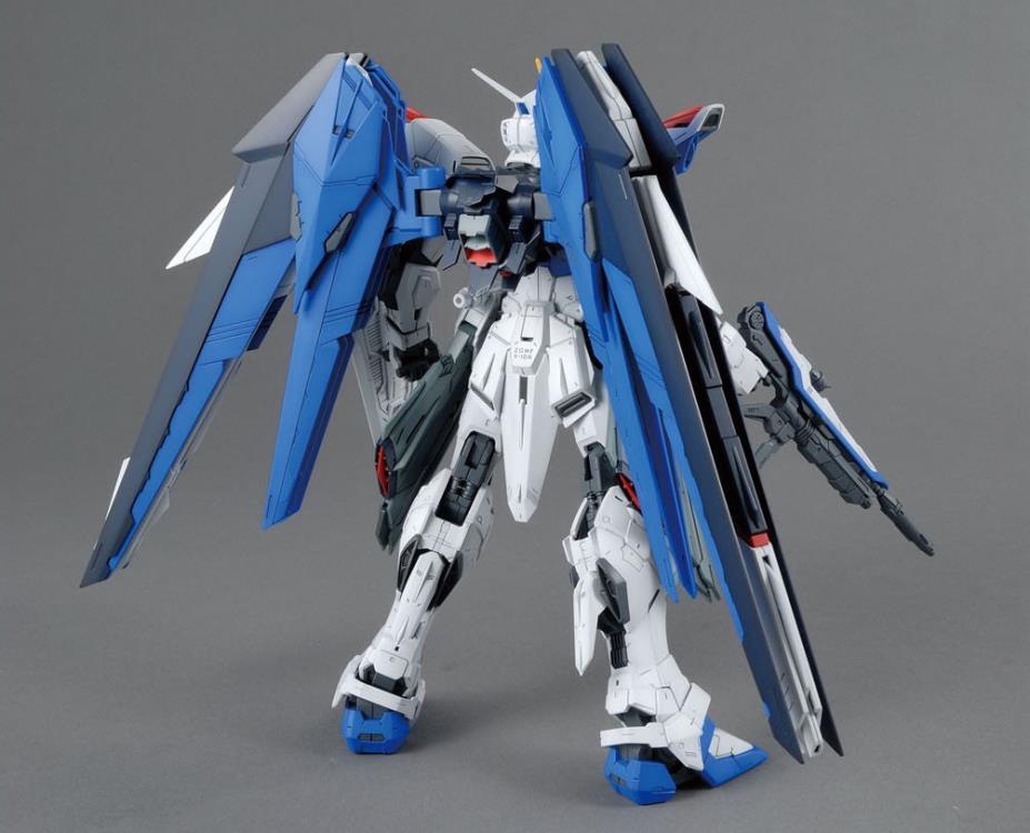 Bandai MG 1/100 Freedom Gundam (Ver 2.0) 'Gundam SEED'