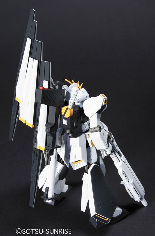 Bandai HGUC #93 1/144 Nu Gundam (Heavy Weapon System Equipment Type)