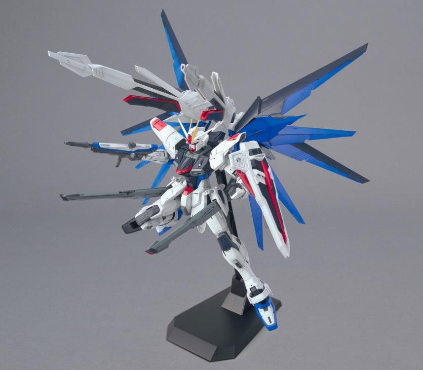 Bandai MG 1/100 Freedom Gundam (Ver 2.0) 'Gundam SEED'