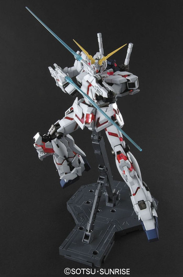 Bandai MG 1/100 Unicorn Gundam 'Gundam UC'